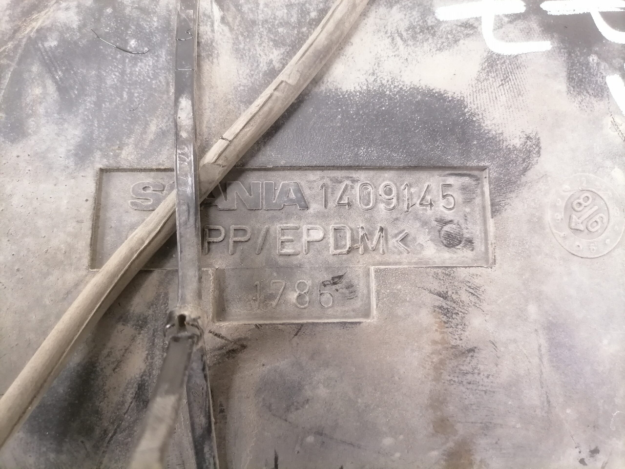 Scania Air intake 1409145 - Système d'admission d'air pour Camion: photos 3 Scania Air intake 1409145 - Système d'admission d'air pour Camion: photos 3