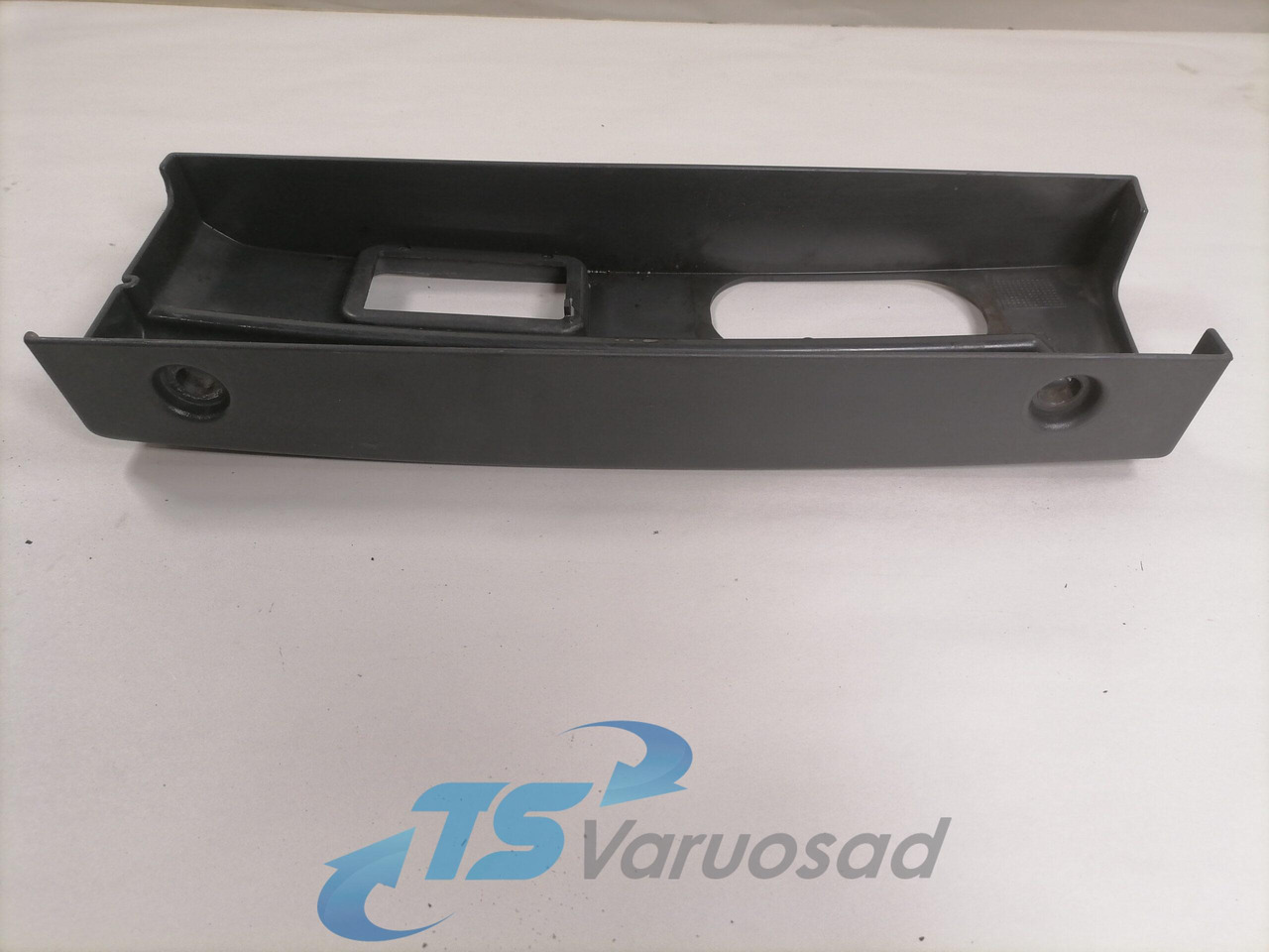 Scania Astmelaua plastik kate, keskmine parem 1501343 - Marchepied pour Camion: photos 5 Scania Astmelaua plastik kate, keskmine parem 1501343 - Marchepied pour Camion: photos 5