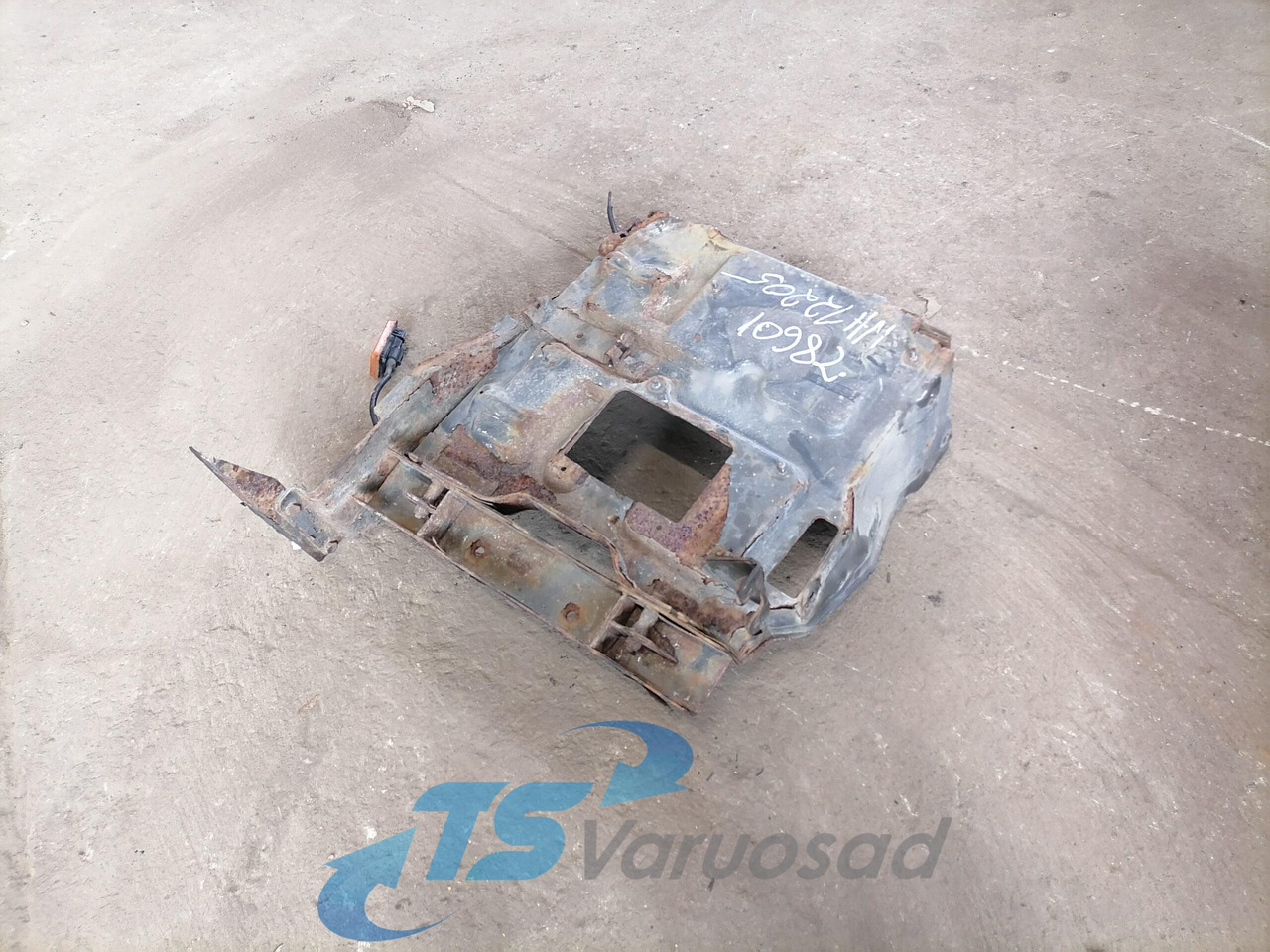 Scania Battery box 2140666 - Accumulateur pour Camion: photos 5 Scania Battery box 2140666 - Accumulateur pour Camion: photos 5