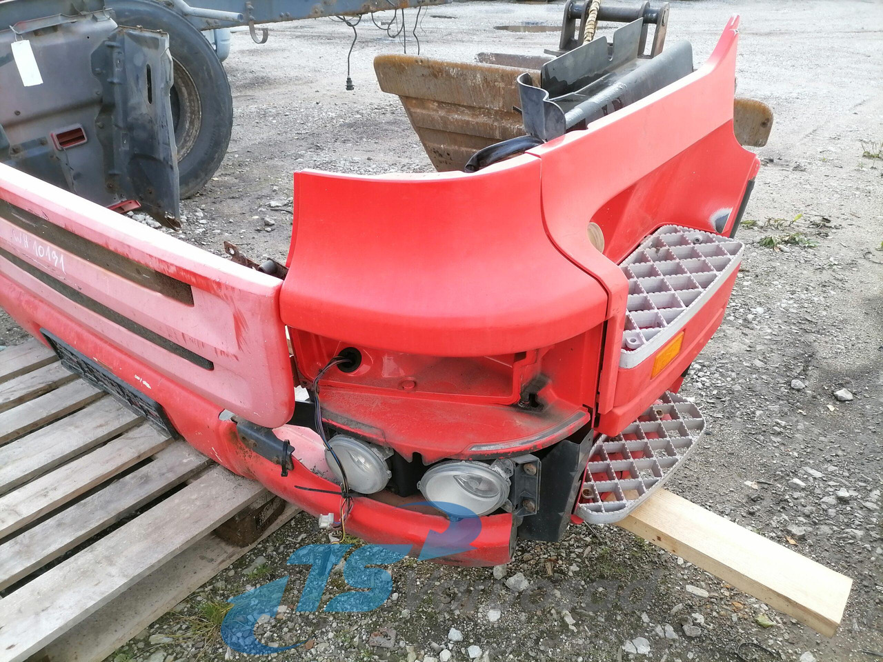 Scania Bumper 1731206 - Pare-chocs pour Camion: photos 5 Scania Bumper 1731206 - Pare-chocs pour Camion: photos 5