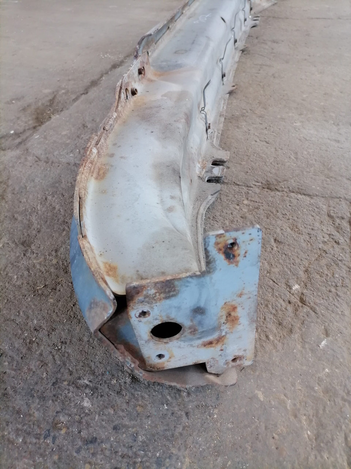 Scania Bumper 1736656 - Pare-chocs pour Camion: photos 4 Scania Bumper 1736656 - Pare-chocs pour Camion: photos 4