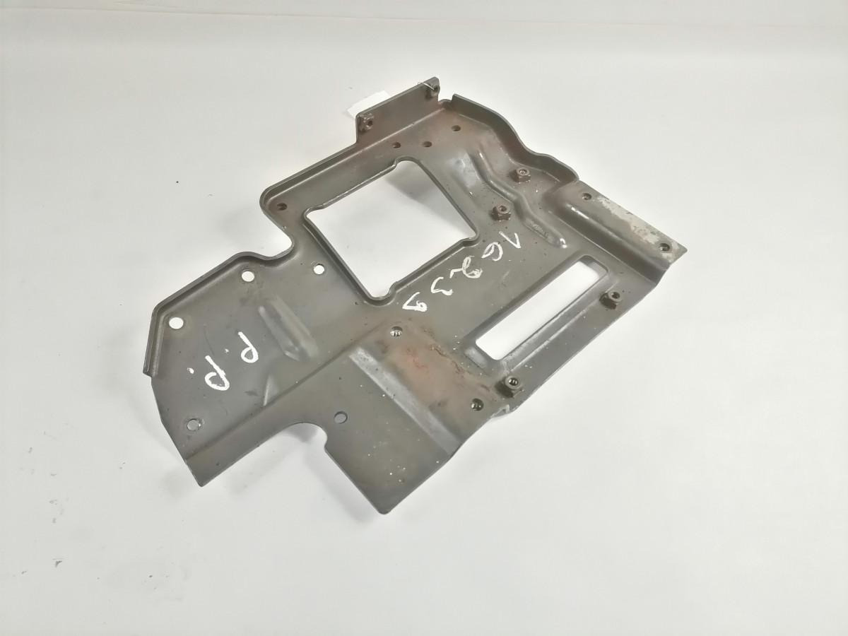 Scania Bumper bracket 1915256 - Pare-chocs pour Camion: photos 3 Scania Bumper bracket 1915256 - Pare-chocs pour Camion: photos 3