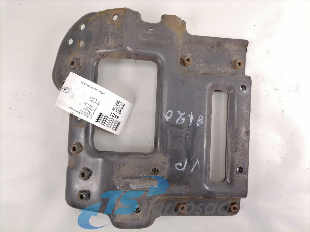 Scania Bumper bracket 1923152 - Pare-chocs pour Camion: photos 3 Scania Bumper bracket 1923152 - Pare-chocs pour Camion: photos 3