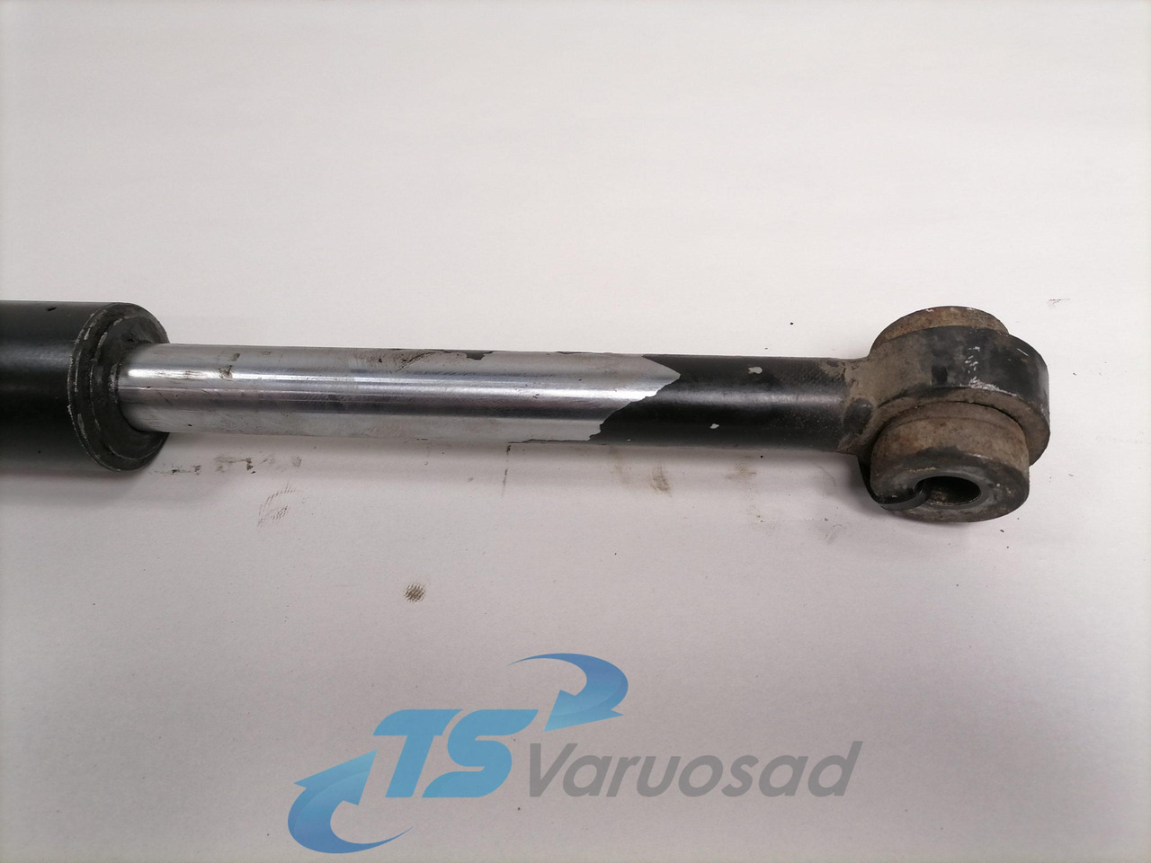 Scania Cab tilting cylinder 1549737 - Suspension de cabine pour Camion: photos 2 Scania Cab tilting cylinder 1549737 - Suspension de cabine pour Camion: photos 2