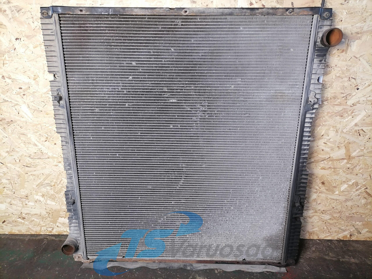 Scania Cooling radiator 1769997 - Radiateur pour Camion: photos 1 Scania Cooling radiator 1769997 - Radiateur pour Camion: photos 1