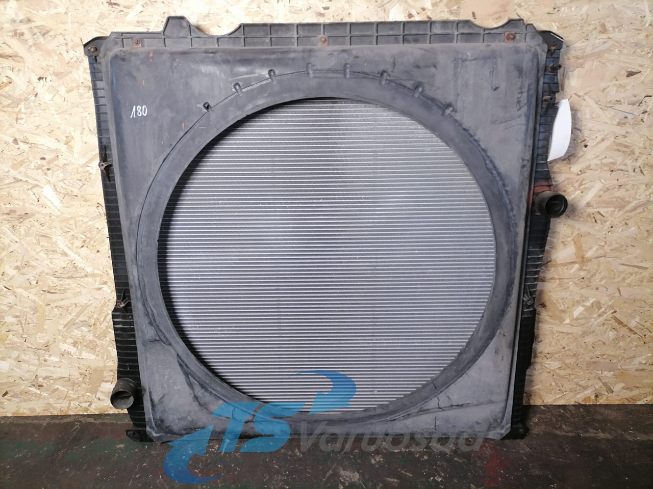 Scania Cooling radiator 1851542 - Radiateur pour Camion: photos 2 Scania Cooling radiator 1851542 - Radiateur pour Camion: photos 2