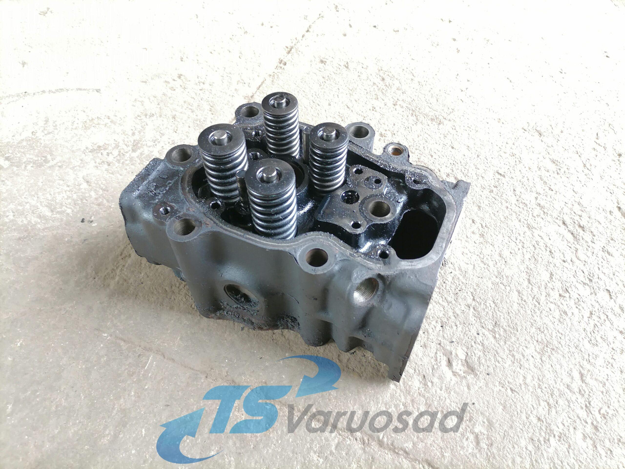 Scania Cylinder head, XPI 1921303 - Culasse pour Camion: photos 1 Scania Cylinder head, XPI 1921303 - Culasse pour Camion: photos 1