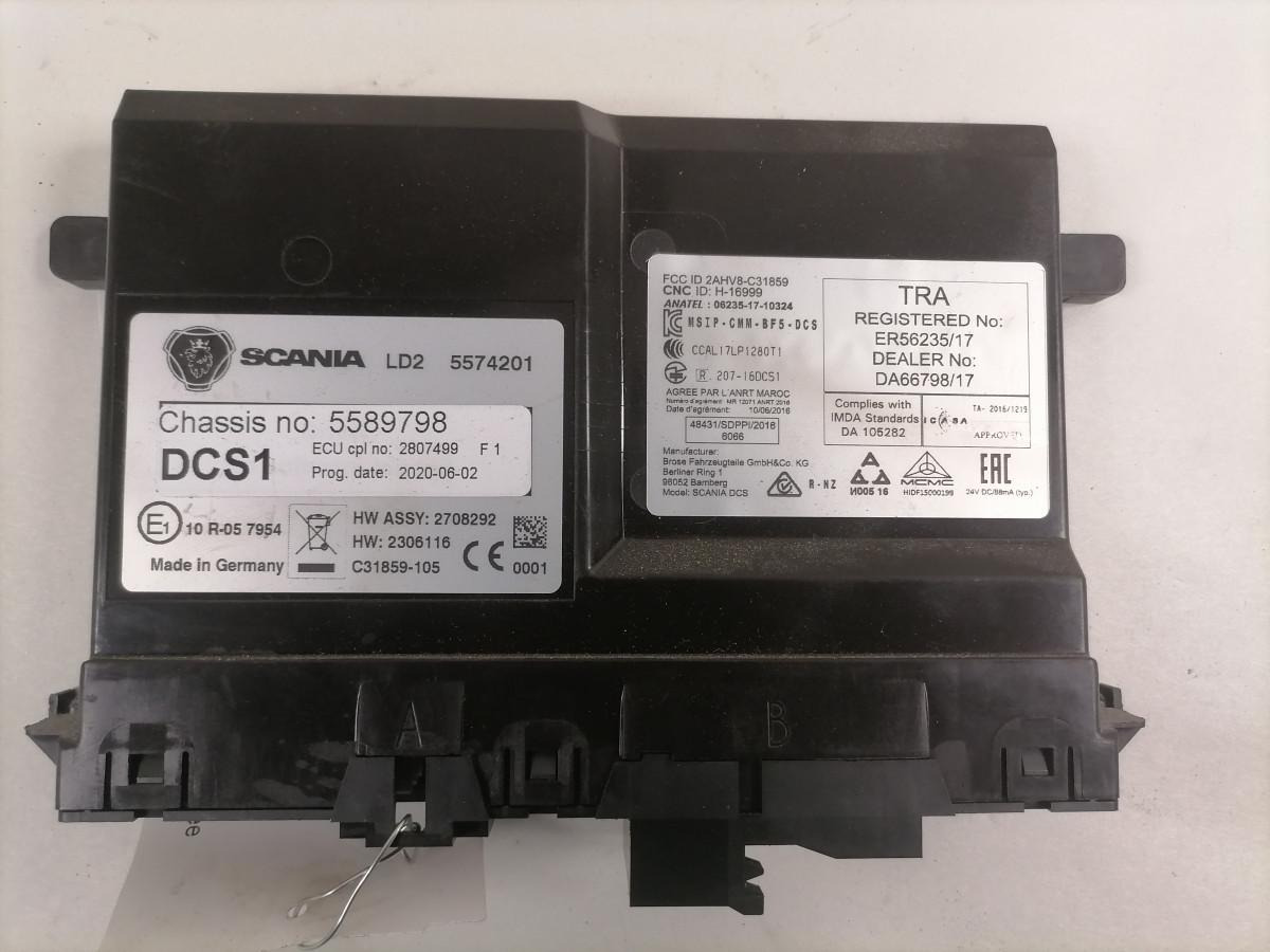 Scania Ecu, door control 2807499 - Bloc de gestion pour Camion: photos 4 Scania Ecu, door control 2807499 - Bloc de gestion pour Camion: photos 4