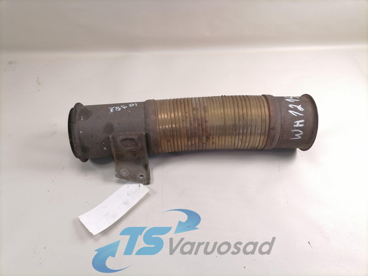 Scania Exhaust pipe 1734040 - Silencieux pour Camion: photos 1 Scania Exhaust pipe 1734040 - Silencieux pour Camion: photos 1
