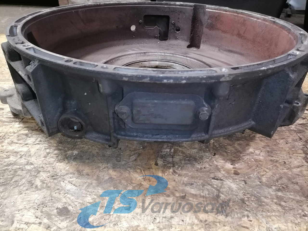 Scania Flywheel housing 1940447 - Volant moteur pour Camion: photos 5 Scania Flywheel housing 1940447 - Volant moteur pour Camion: photos 5