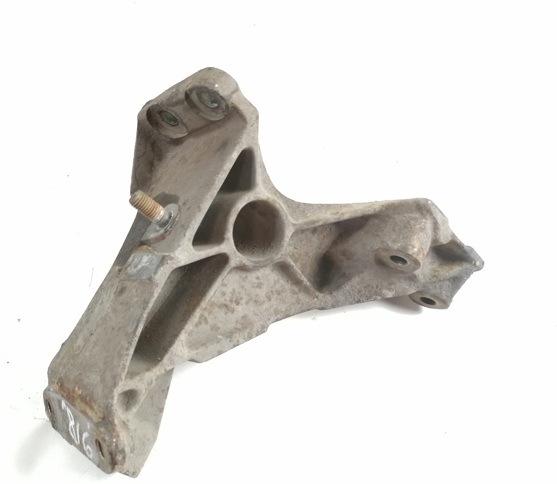 Scania Front bumper carrier 1404478 - Pare-chocs pour Camion: photos 3 Scania Front bumper carrier 1404478 - Pare-chocs pour Camion: photos 3