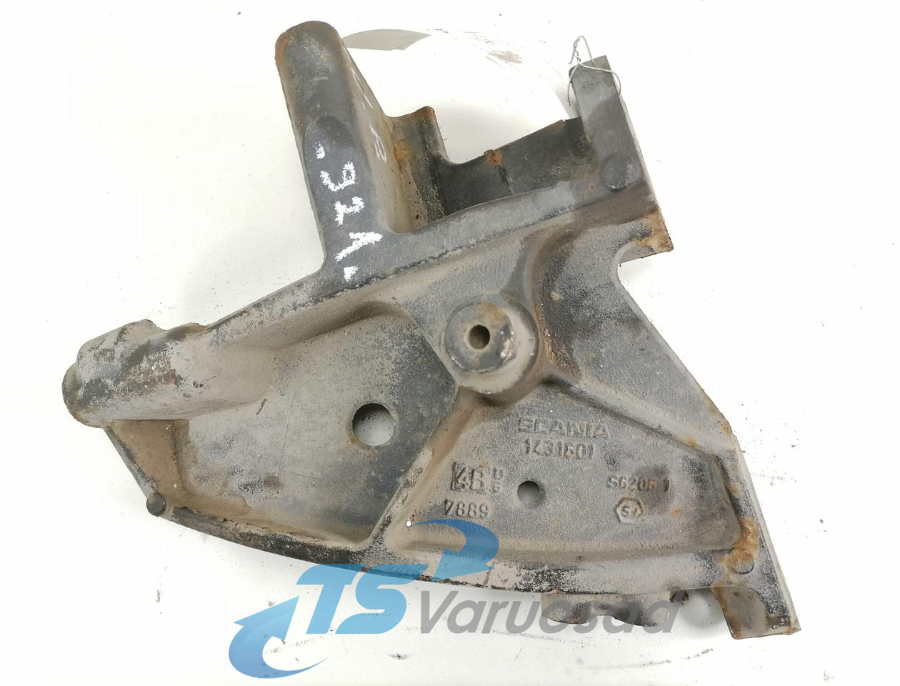 Scania Front bumper carrier 1431601 - Pare-chocs pour Camion: photos 3 Scania Front bumper carrier 1431601 - Pare-chocs pour Camion: photos 3