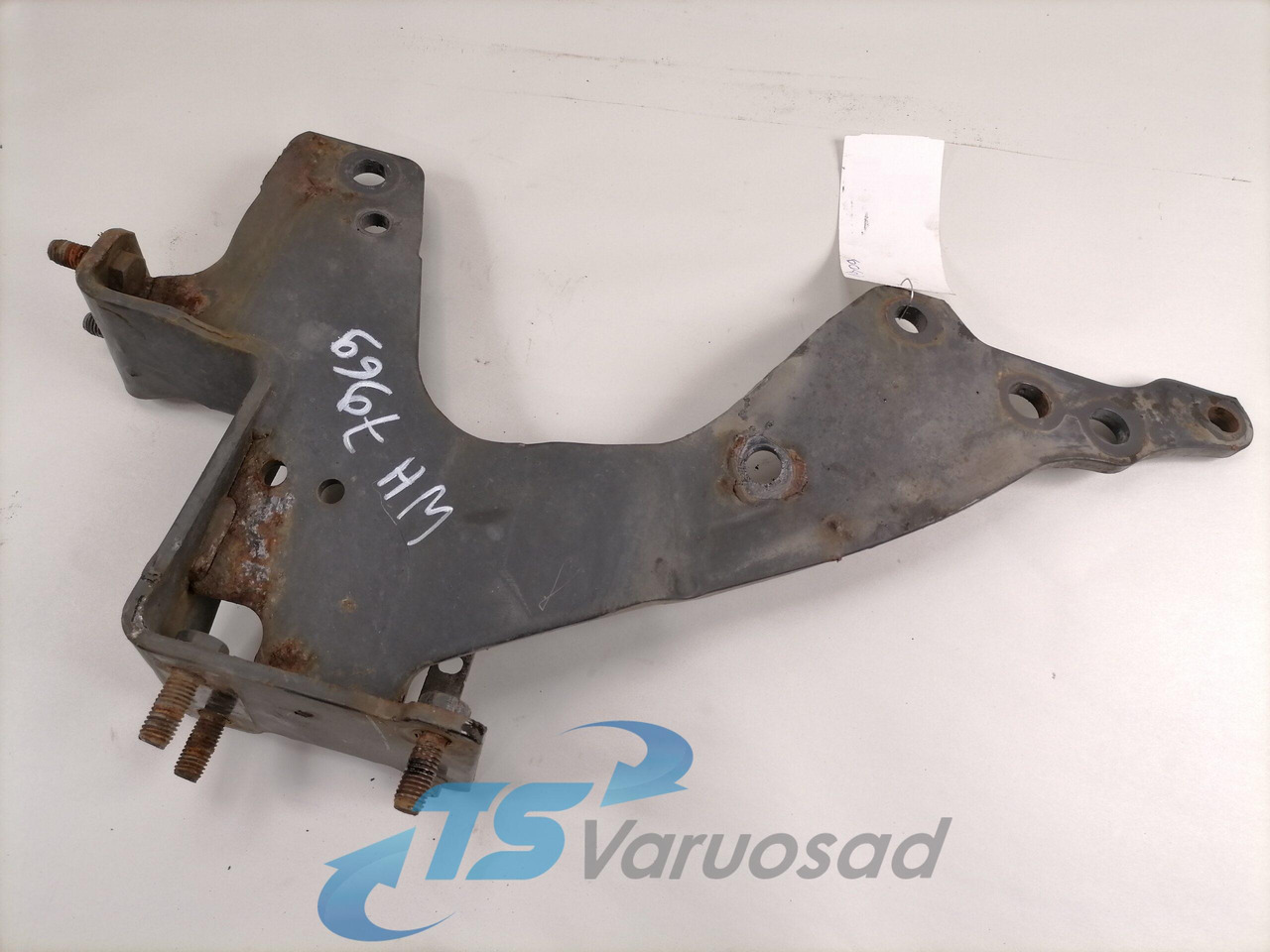 Scania Front bumper carrier 1802167 - Pare-chocs pour Camion: photos 4 Scania Front bumper carrier 1802167 - Pare-chocs pour Camion: photos 4