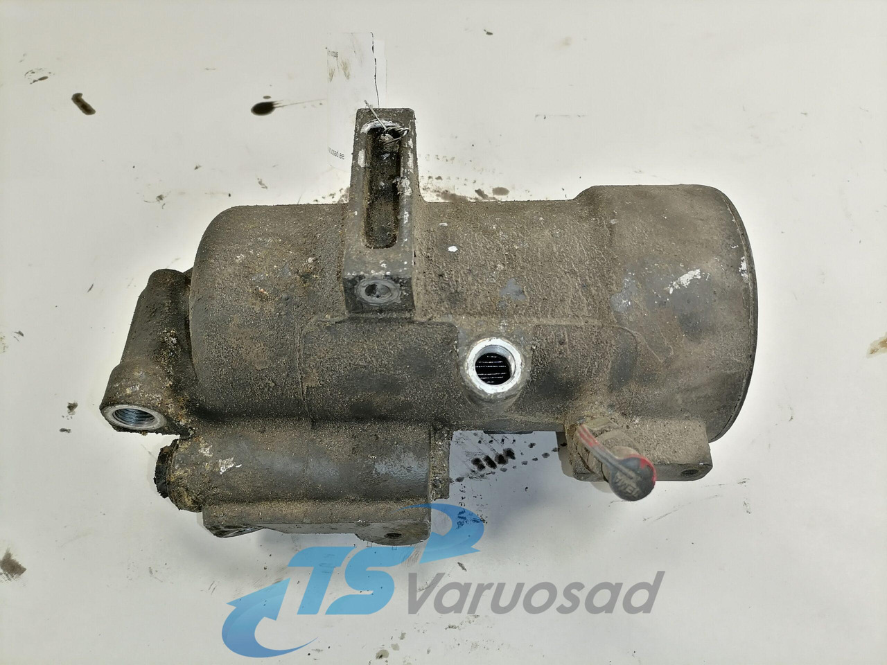 Scania Fuel filter unit 1778647 - Filtre à carburant pour Camion: photos 1 Scania Fuel filter unit 1778647 - Filtre à carburant pour Camion: photos 1