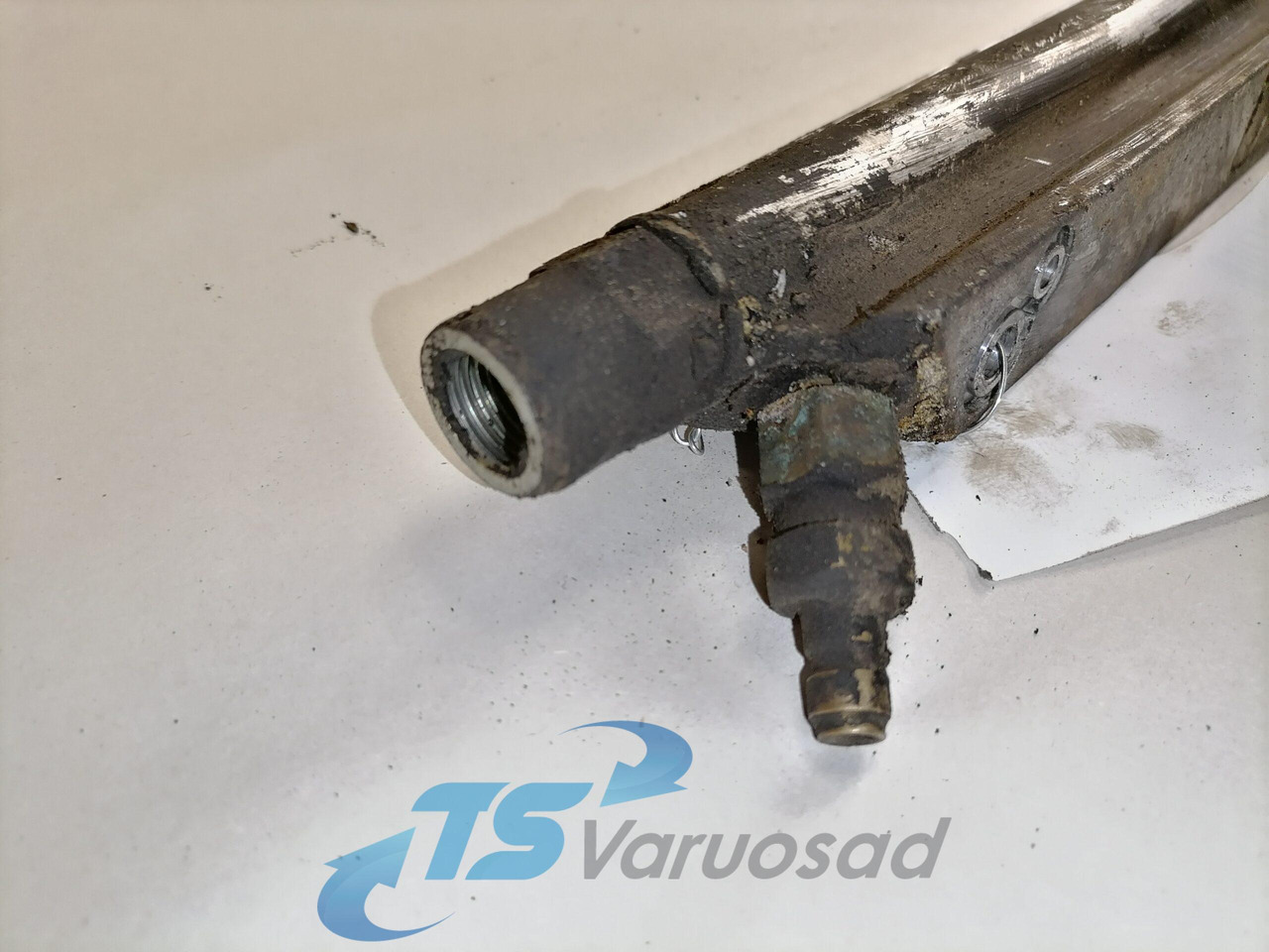 Scania Fuel rail, PDE 1518986 - Système de carburant pour Camion: photos 2 Scania Fuel rail, PDE 1518986 - Système de carburant pour Camion: photos 2