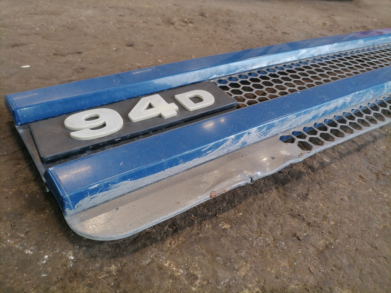 Scania Grille panel 1306989 - Calandre pour Camion: photos 3 Scania Grille panel 1306989 - Calandre pour Camion: photos 3