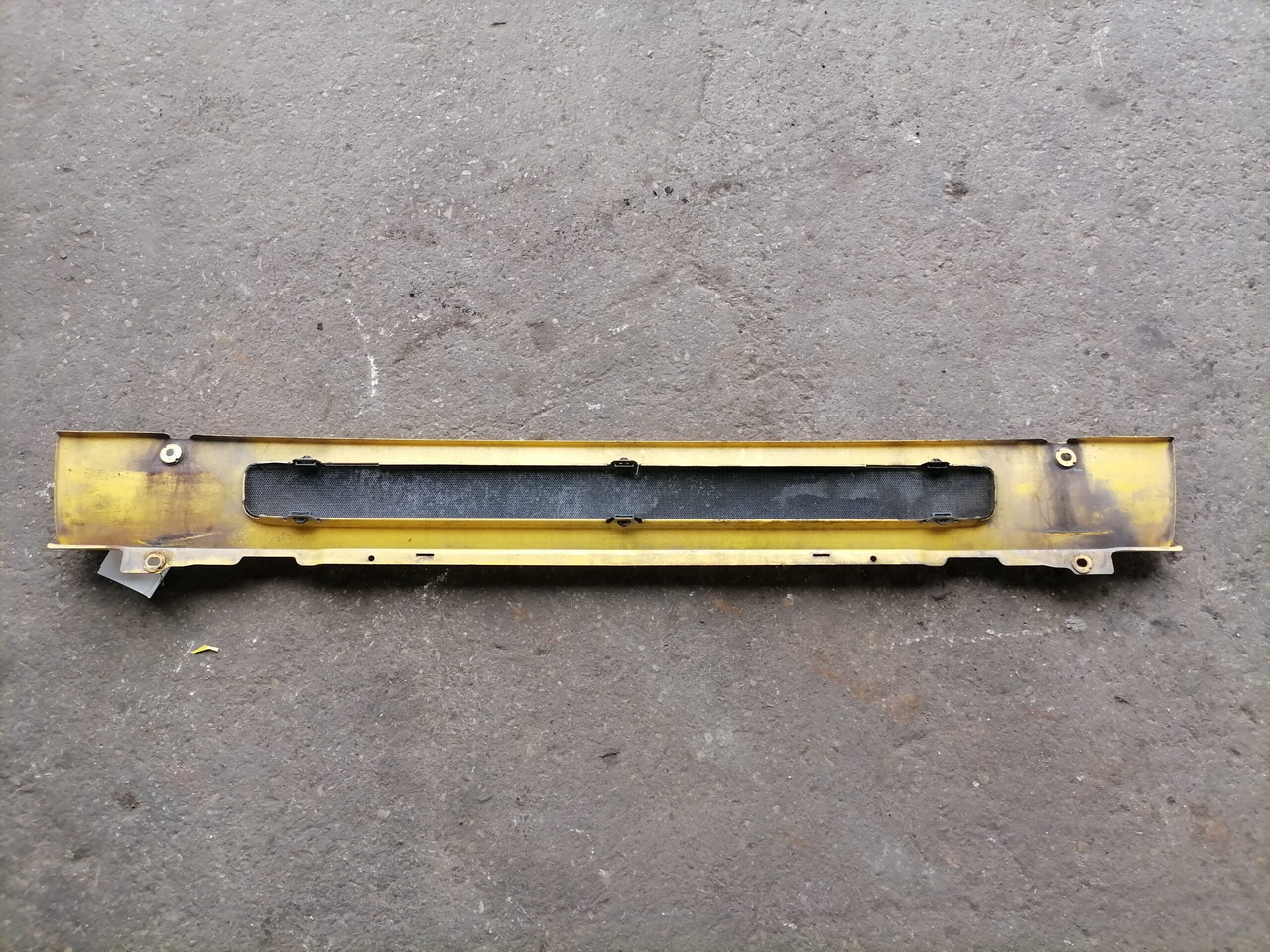Scania Grille panel 1748085 - Calandre pour Camion: photos 3 Scania Grille panel 1748085 - Calandre pour Camion: photos 3