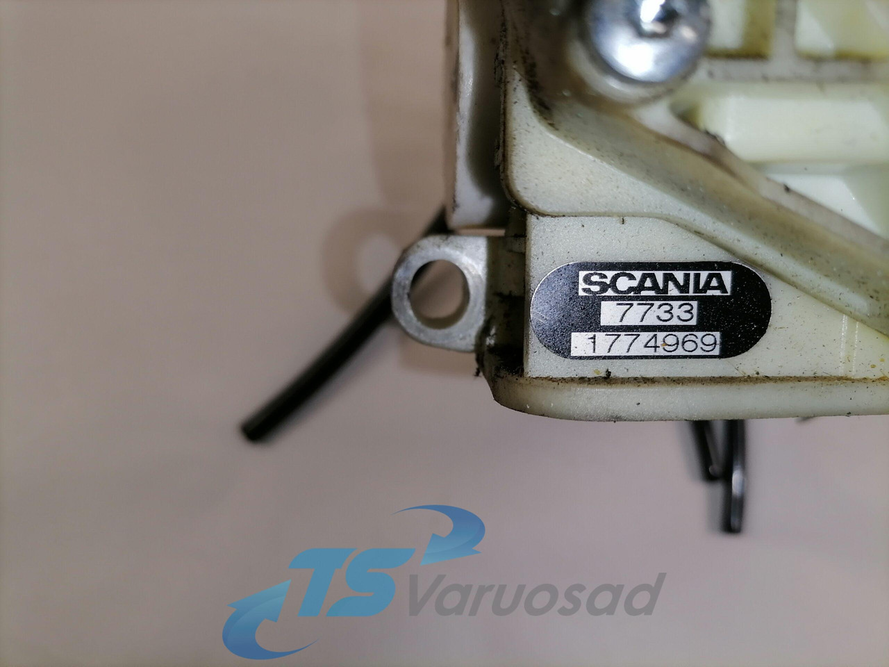 Scania Handbrake control lever 1774969 - Pièce universelle pour Camion: photos 2 Scania Handbrake control lever 1774969 - Pièce universelle pour Camion: photos 2