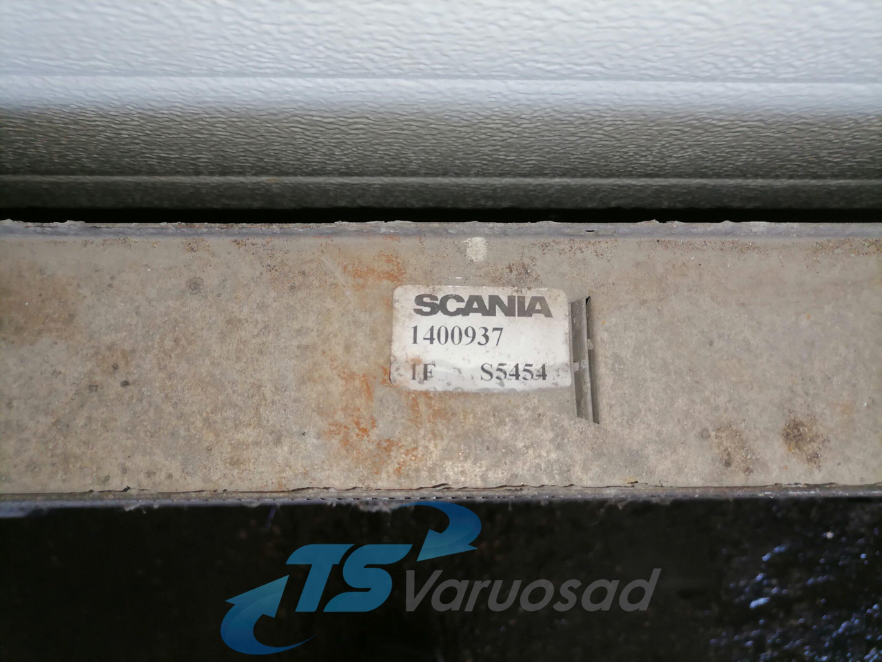 Scania Intercooler radiator 1400937 - Intercooler pour Camion: photos 5 Scania Intercooler radiator 1400937 - Intercooler pour Camion: photos 5