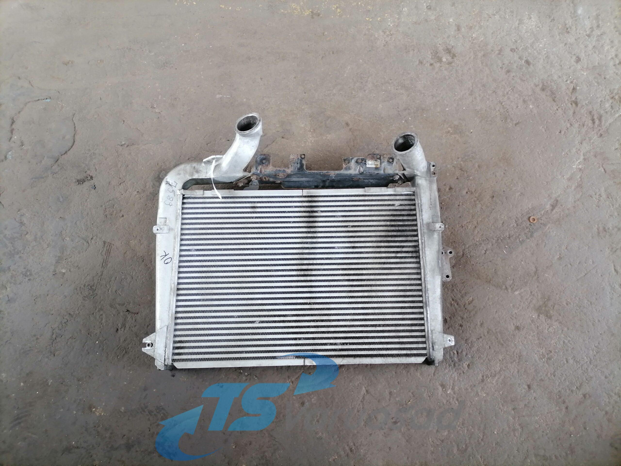 Scania Intercooler radiator 1817893 - Intercooler pour Camion: photos 1 Scania Intercooler radiator 1817893 - Intercooler pour Camion: photos 1