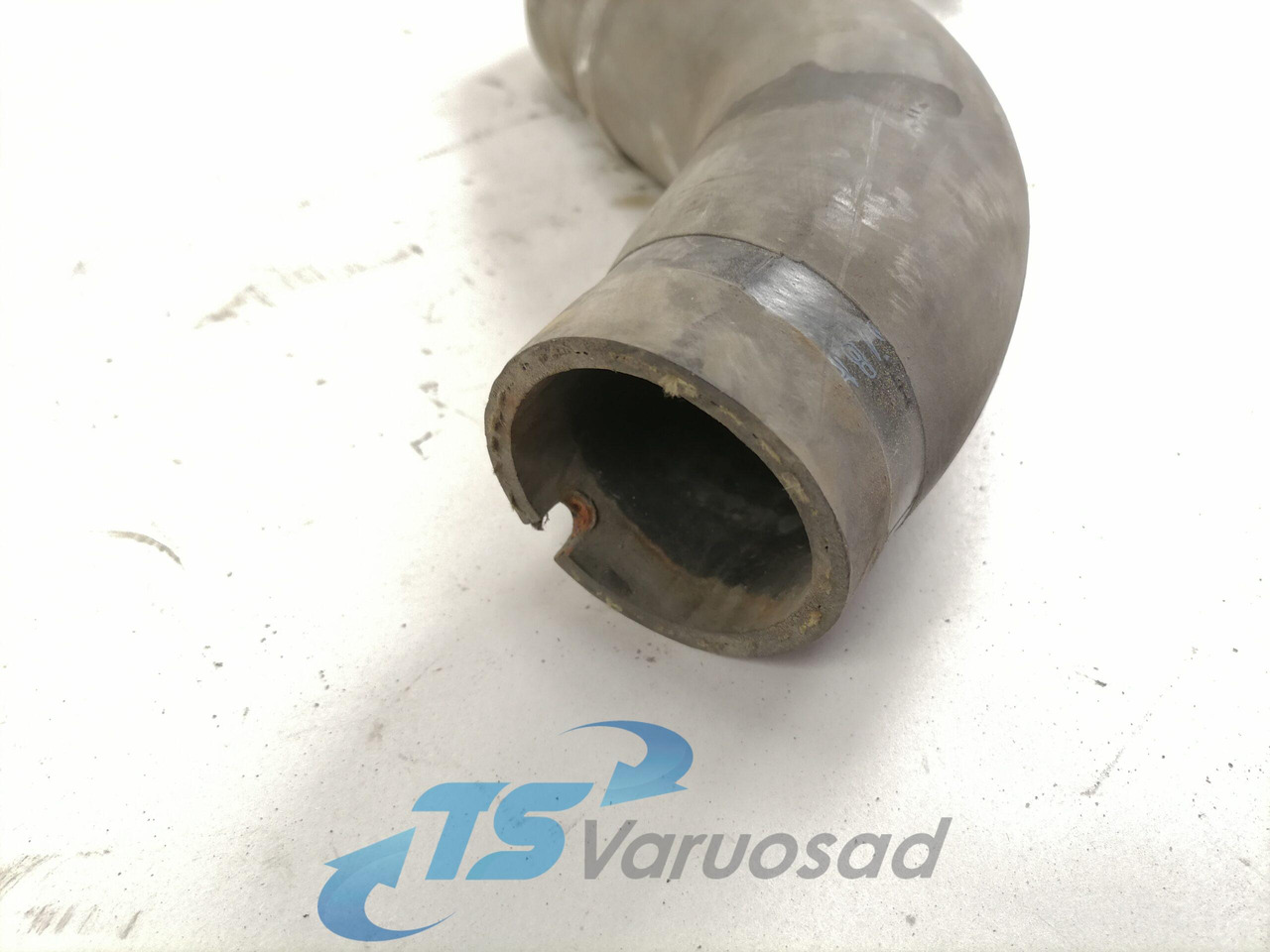 Scania Jahutusvedeliku toru, retarder 1889885 - Système de refroidissement pour Camion: photos 3 Scania Jahutusvedeliku toru, retarder 1889885 - Système de refroidissement pour Camion: photos 3
