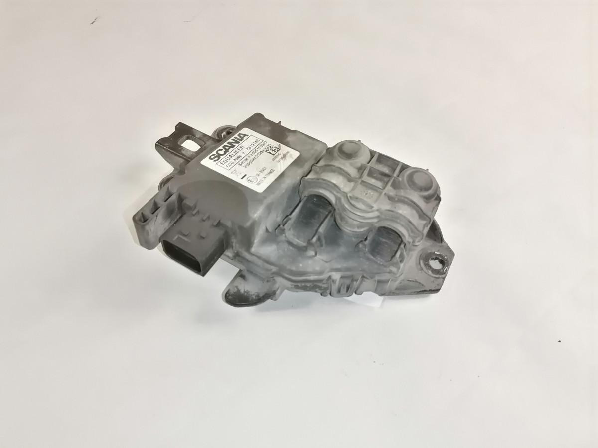 Scania Juhtplokk 2619143 - Bloc de gestion pour Camion: photos 2 Scania Juhtplokk 2619143 - Bloc de gestion pour Camion: photos 2