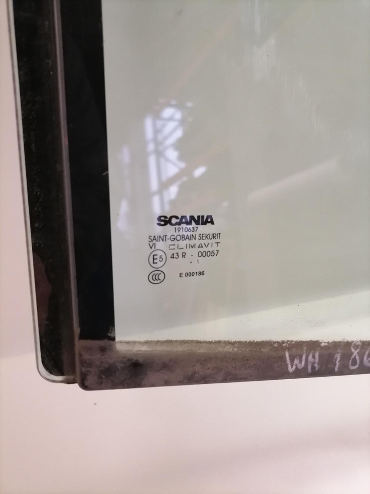 Scania Küljeklaas, parem 1910637 - Fenêtre et pièces pour Camion: photos 3 Scania Küljeklaas, parem 1910637 - Fenêtre et pièces pour Camion: photos 3