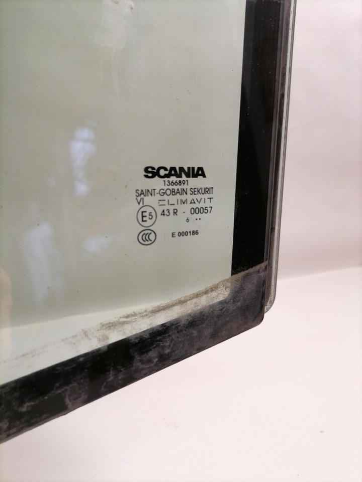 Scania Küljeklaas, vasak 1366891 - Fenêtre et pièces pour Camion: photos 2 Scania Küljeklaas, vasak 1366891 - Fenêtre et pièces pour Camion: photos 2