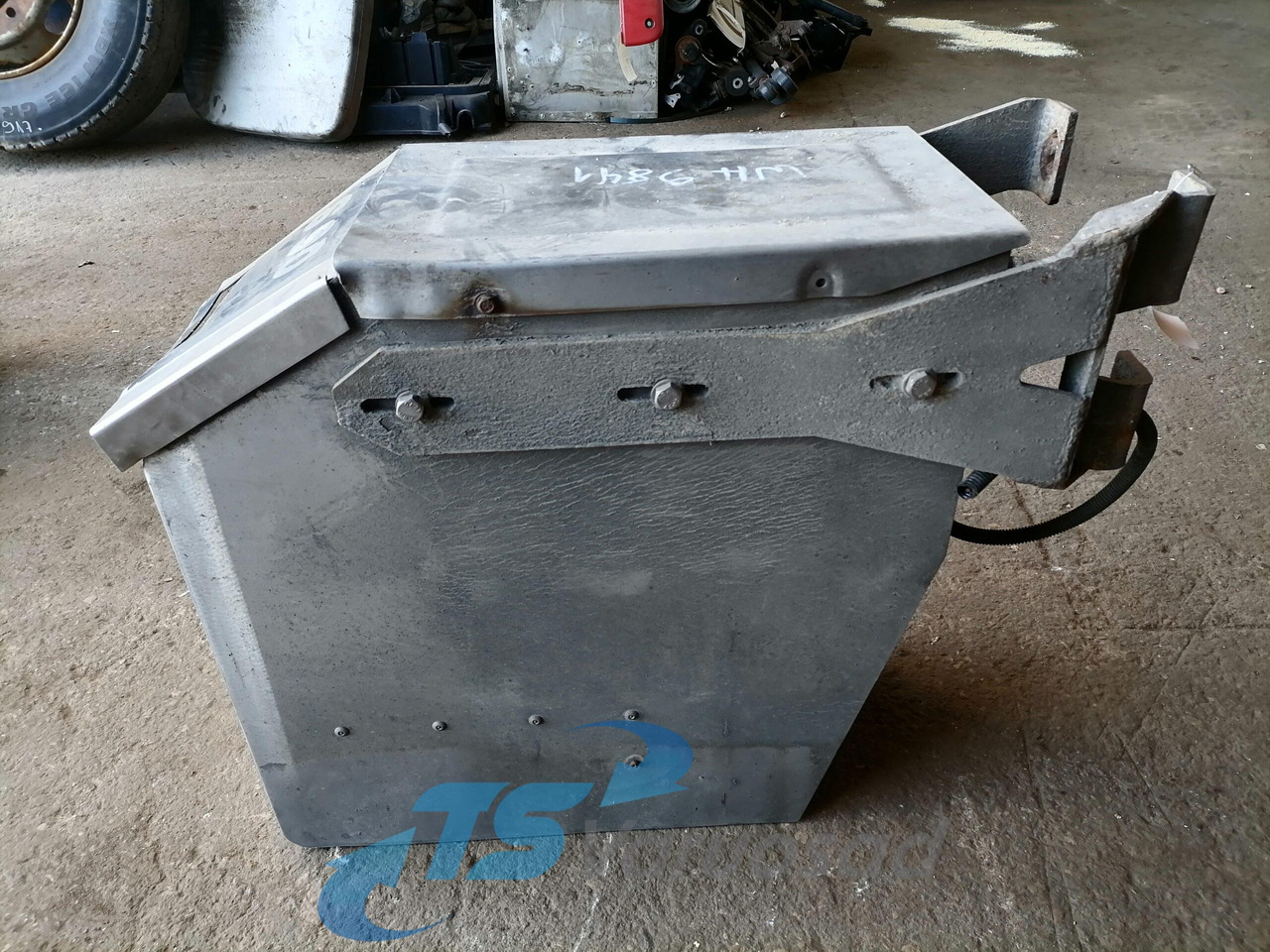 Scania Liivakast S90 - Pièce universelle pour Camion: photos 3 Scania Liivakast S90 - Pièce universelle pour Camion: photos 3