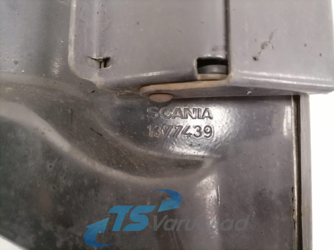 Scania Mudguard bracket 1377439 - Pièce universelle pour Camion: photos 3 Scania Mudguard bracket 1377439 - Pièce universelle pour Camion: photos 3