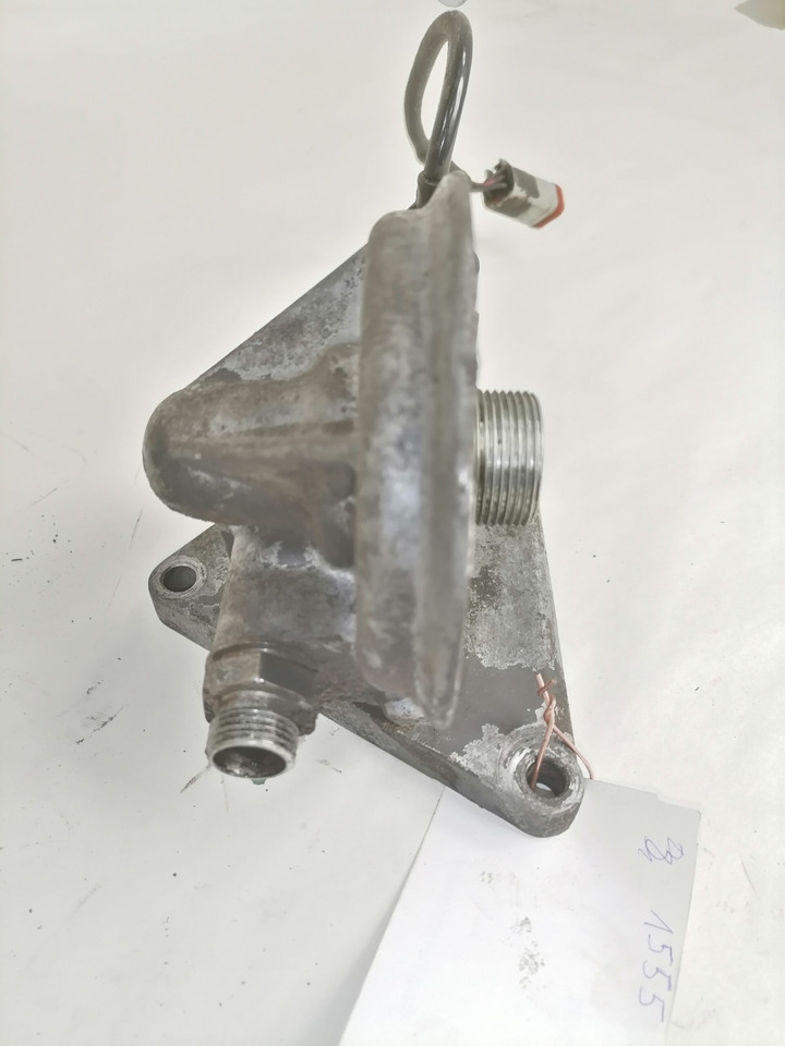 Scania Oil filter housing 1376795 - Moteur et pièces pour Camion: photos 4 Scania Oil filter housing 1376795 - Moteur et pièces pour Camion: photos 4