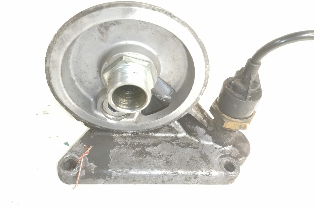 Scania Oil filter housing 1376795 - Moteur et pièces pour Camion: photos 1 Scania Oil filter housing 1376795 - Moteur et pièces pour Camion: photos 1