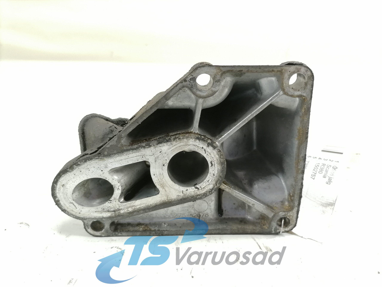 Scania Oil filter housing 1502757 - Moteur et pièces pour Camion: photos 2 Scania Oil filter housing 1502757 - Moteur et pièces pour Camion: photos 2