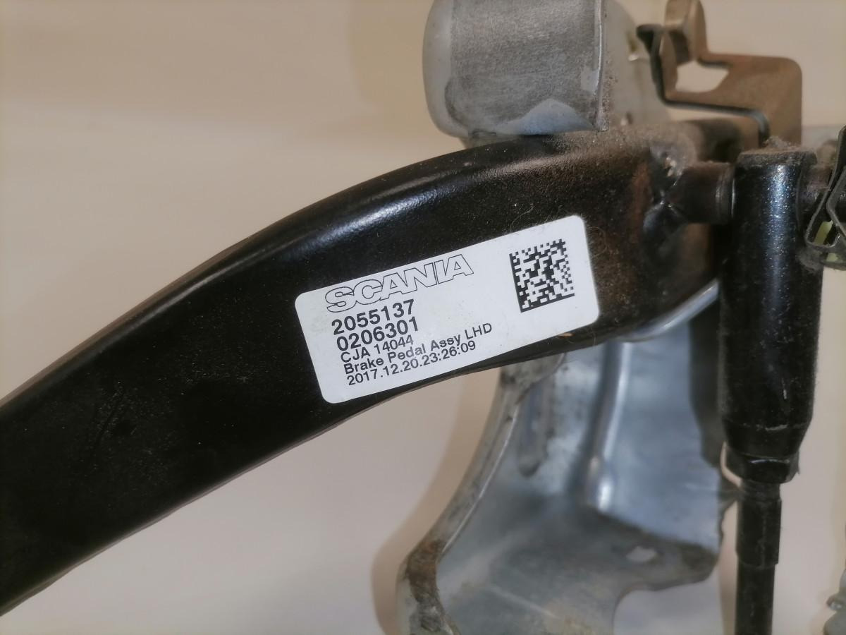 Scania Piduripedaal 2055137 - Système de carburant pour Camion: photos 3 Scania Piduripedaal 2055137 - Système de carburant pour Camion: photos 3