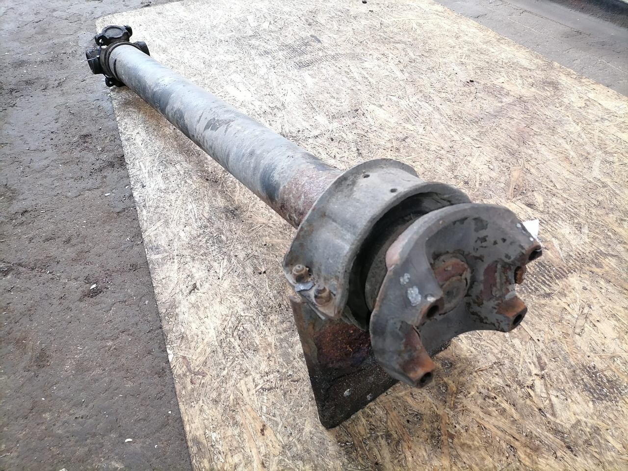 Scania Propeller shaft 1758402 - Arbre à cardan pour Camion: photos 2 Scania Propeller shaft 1758402 - Arbre à cardan pour Camion: photos 2