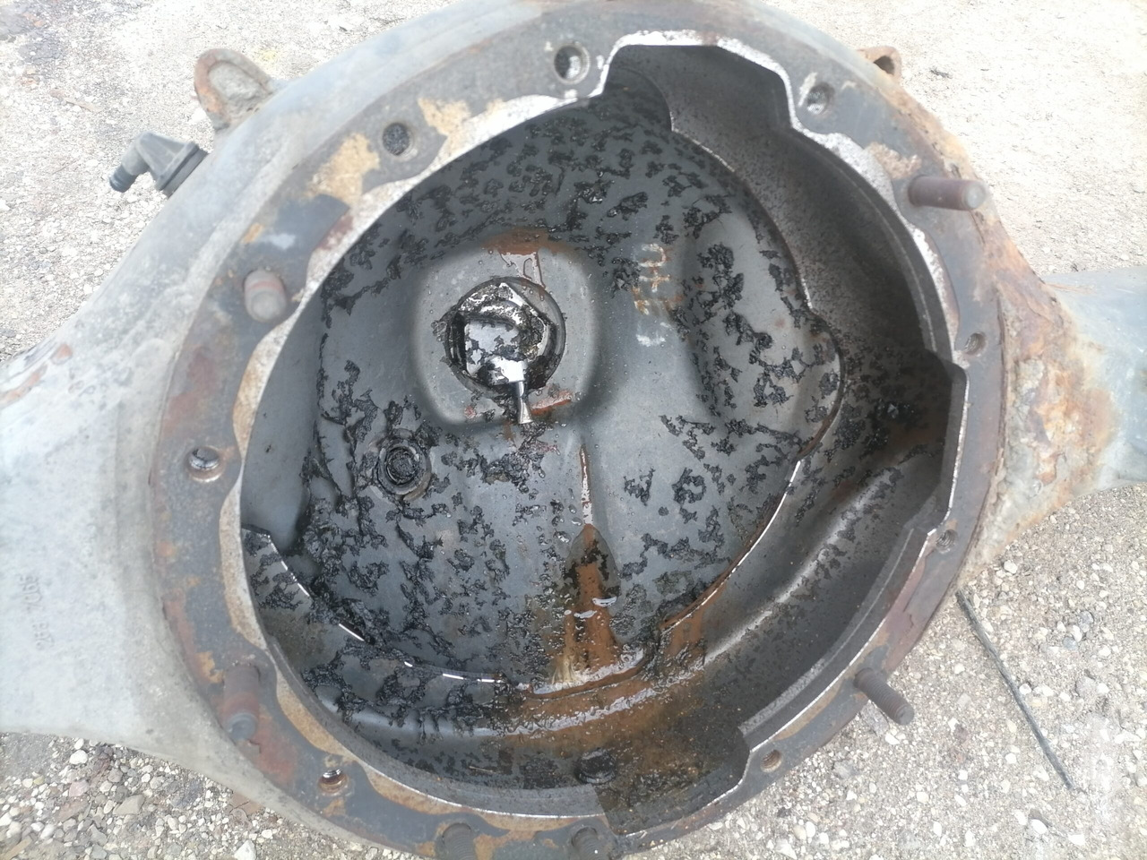 Scania Rear axel housing 1733934 - Essieu et pièces pour Camion: photos 3 Scania Rear axel housing 1733934 - Essieu et pièces pour Camion: photos 3