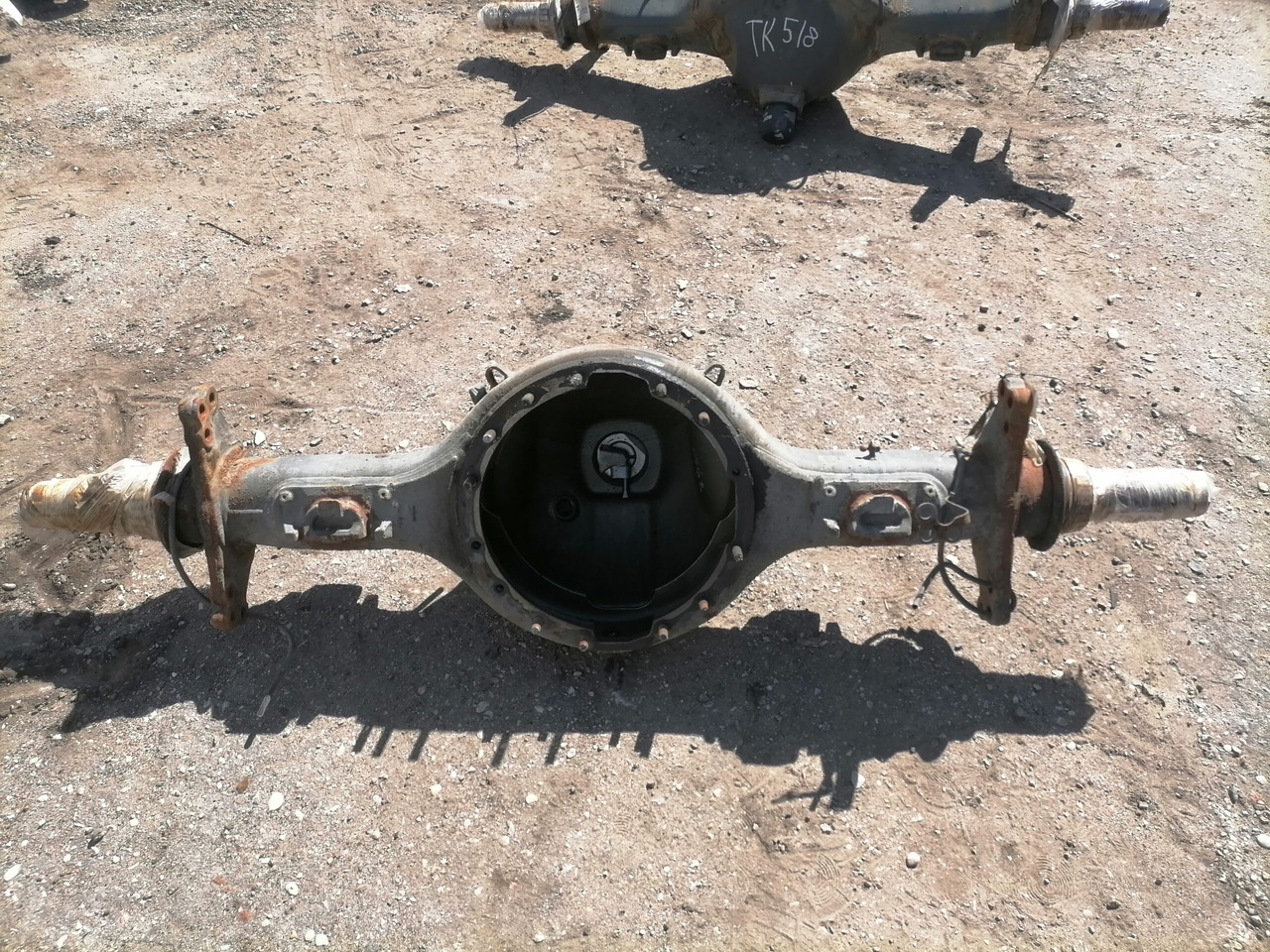 Scania Rear axel housing ADA1100 - Essieu et pièces pour Camion: photos 2 Scania Rear axel housing ADA1100 - Essieu et pièces pour Camion: photos 2