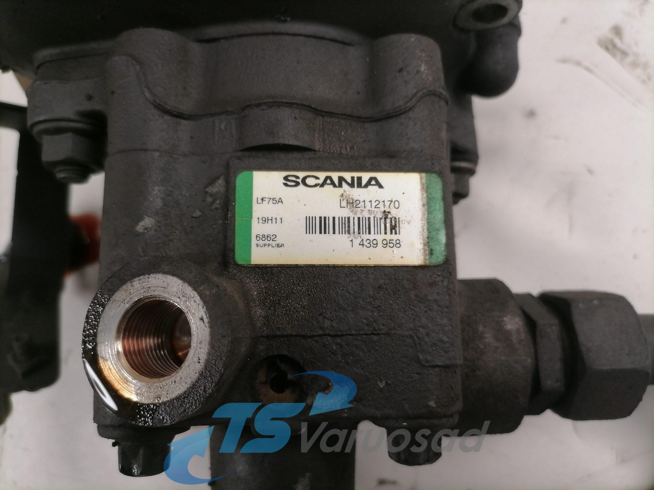 Scania Steering hydraulic pump 1439958 - Pompe de support pour Camion: photos 2 Scania Steering hydraulic pump 1439958 - Pompe de support pour Camion: photos 2