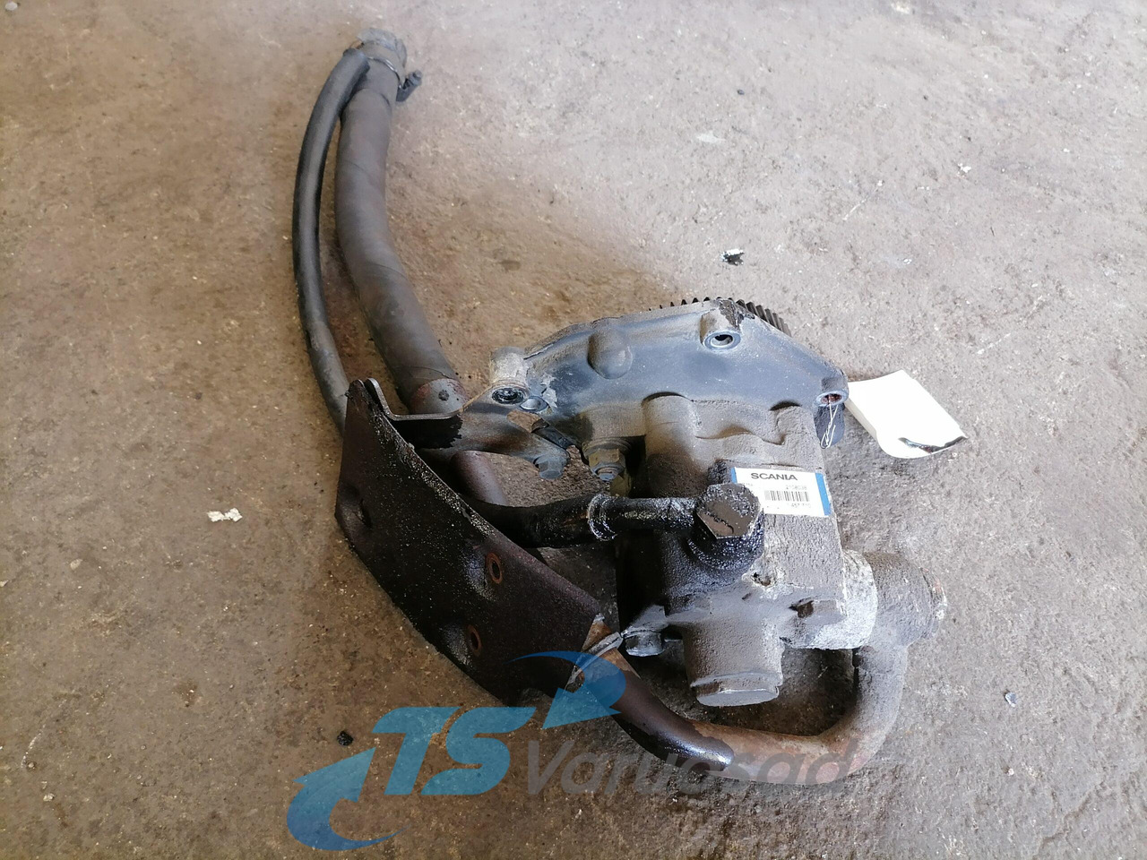 Scania Steering hydraulic pump 1457710 - Pompe de support pour Camion: photos 2 Scania Steering hydraulic pump 1457710 - Pompe de support pour Camion: photos 2