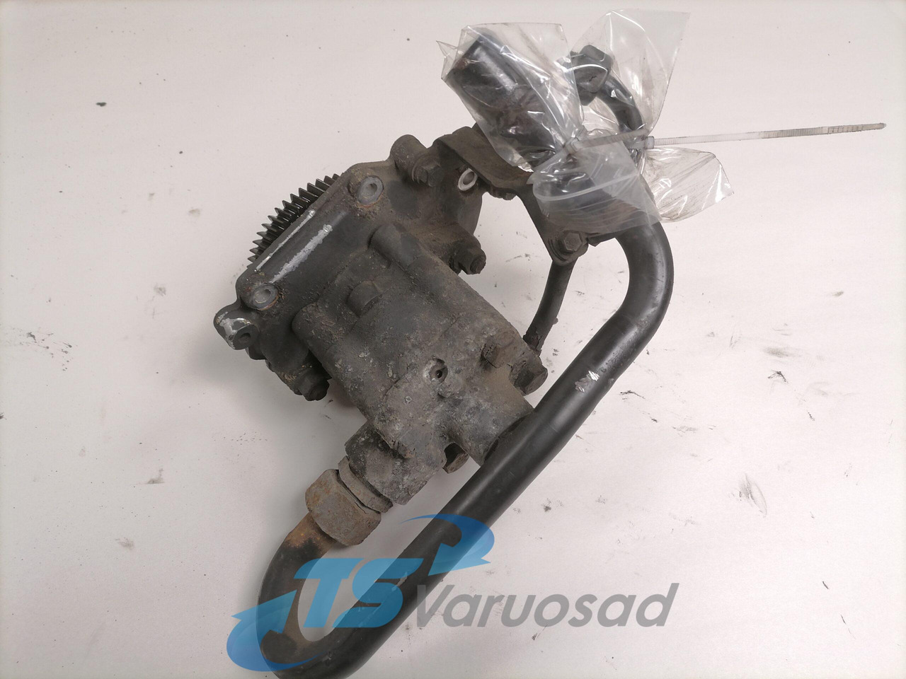 Scania Steering hydraulic pump 2108038 - Pompe de support pour Camion: photos 2 Scania Steering hydraulic pump 2108038 - Pompe de support pour Camion: photos 2