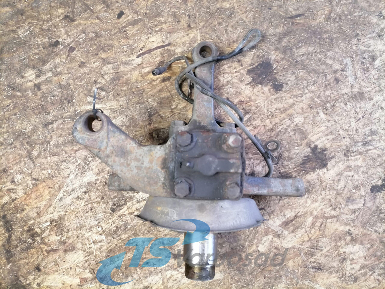 Scania Steering knuckle 1895937 - Essieu et pièces pour Camion: photos 4 Scania Steering knuckle 1895937 - Essieu et pièces pour Camion: photos 4