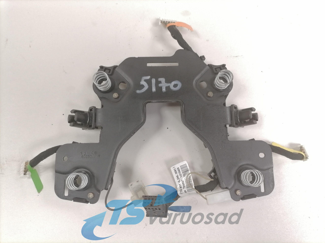 Scania Steering wheel cable 1851603 - Commande de gouvernail pour Camion: photos 5 Scania Steering wheel cable 1851603 - Commande de gouvernail pour Camion: photos 5