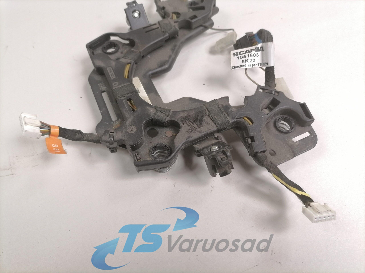 Scania Steering wheel cable 1851603 - Commande de gouvernail pour Camion: photos 3 Scania Steering wheel cable 1851603 - Commande de gouvernail pour Camion: photos 3