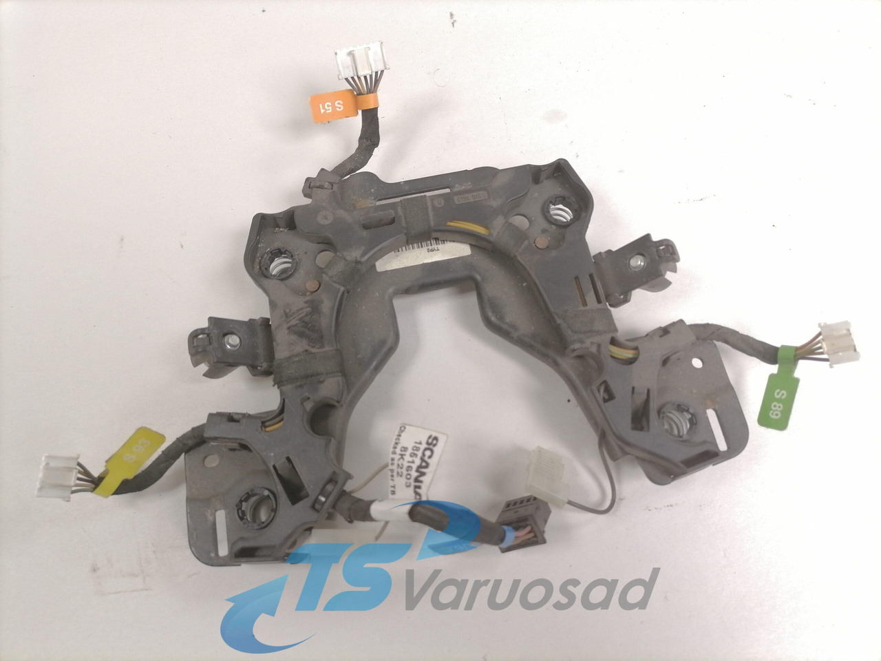 Scania Steering wheel cable 1851603 - Commande de gouvernail pour Camion: photos 1 Scania Steering wheel cable 1851603 - Commande de gouvernail pour Camion: photos 1