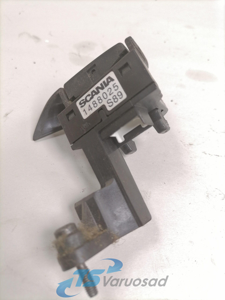 Scania Switch, steering wheel 1488025 - Commande de gouvernail pour Camion: photos 3 Scania Switch, steering wheel 1488025 - Commande de gouvernail pour Camion: photos 3