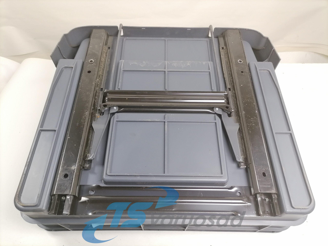 Scania Tool box 2145565 - Pièce universelle pour Camion: photos 5 Scania Tool box 2145565 - Pièce universelle pour Camion: photos 5
