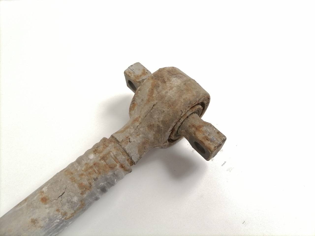 Scania Torque rod 1393298 - Essieu et pièces pour Camion: photos 3 Scania Torque rod 1393298 - Essieu et pièces pour Camion: photos 3