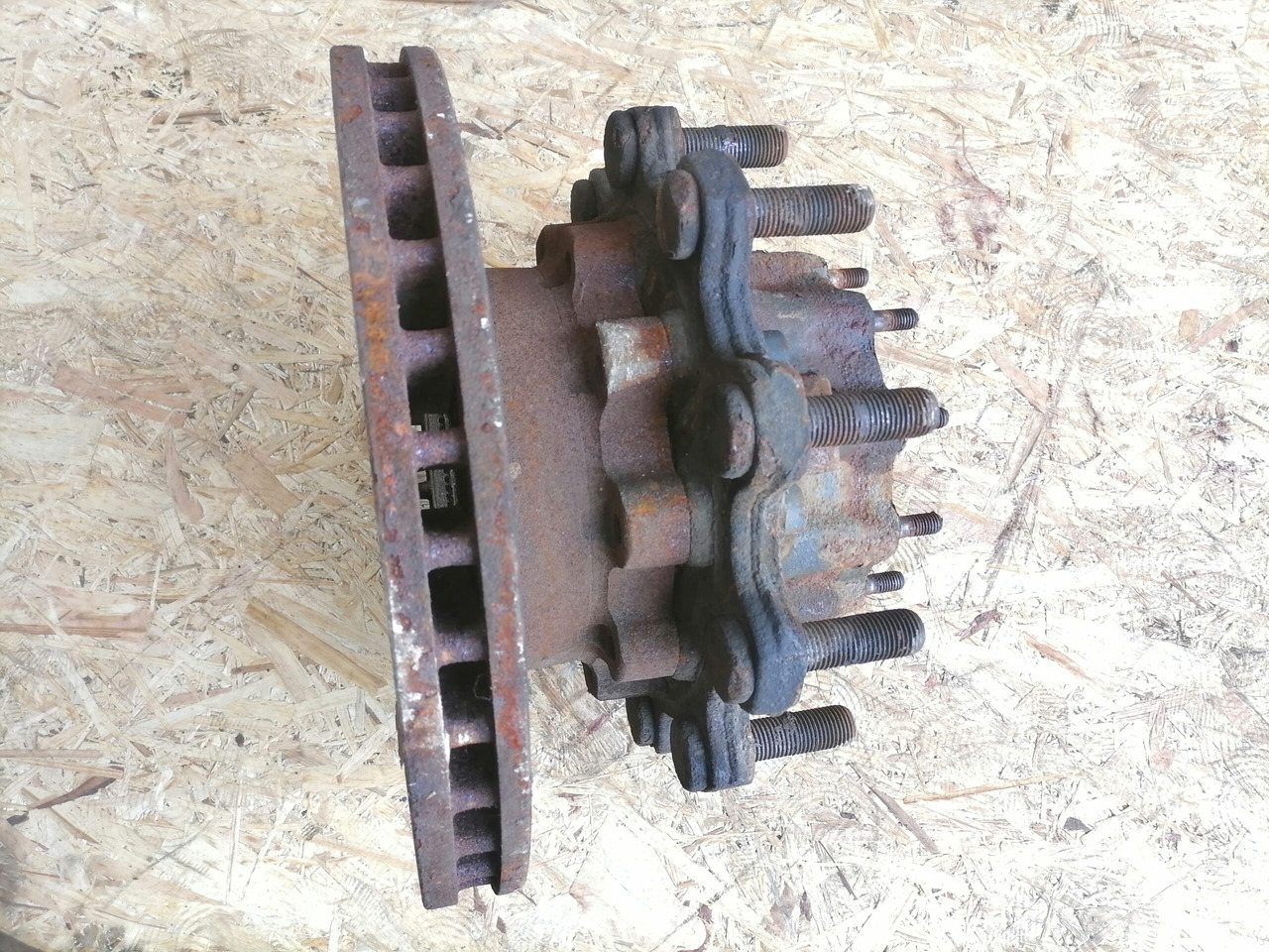 Scania Wheel hub 2290542 - Pièce universelle pour Camion: photos 3 Scania Wheel hub 2290542 - Pièce universelle pour Camion: photos 3