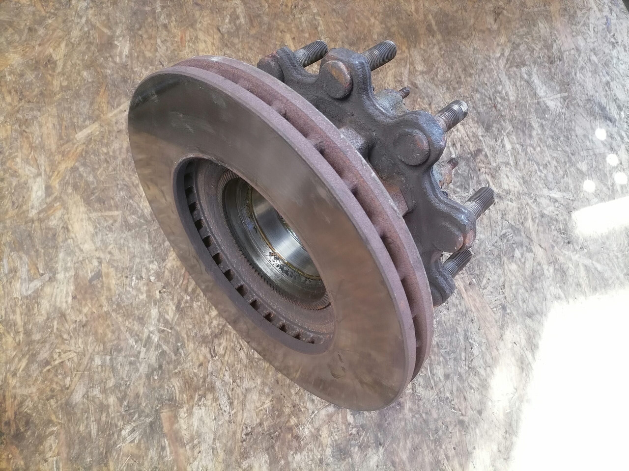 Scania Wheel hub 2290542 - Pièce universelle pour Camion: photos 2 Scania Wheel hub 2290542 - Pièce universelle pour Camion: photos 2