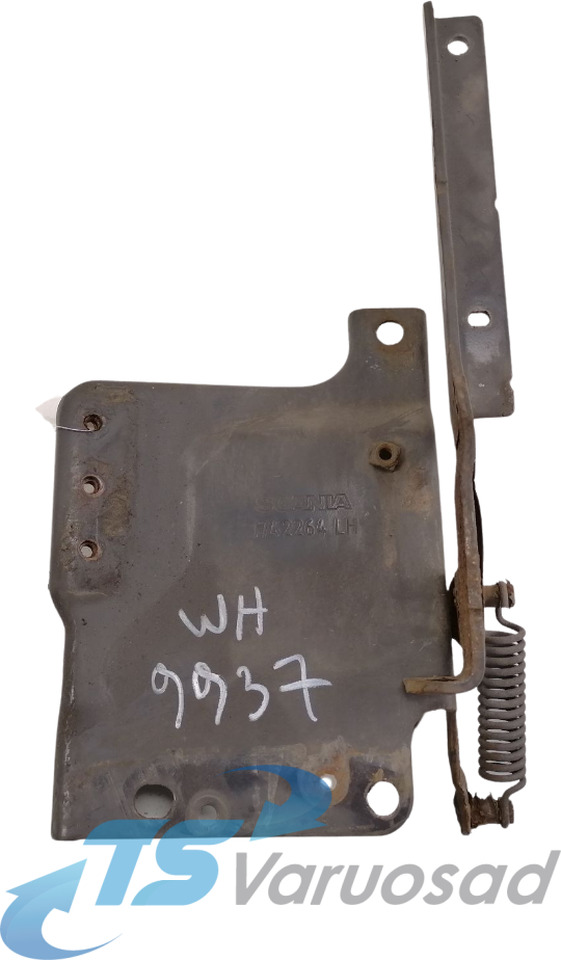Scania lower grille carrier hinge 1742264 - Calandre pour Camion: photos 1 Scania lower grille carrier hinge 1742264 - Calandre pour Camion: photos 1